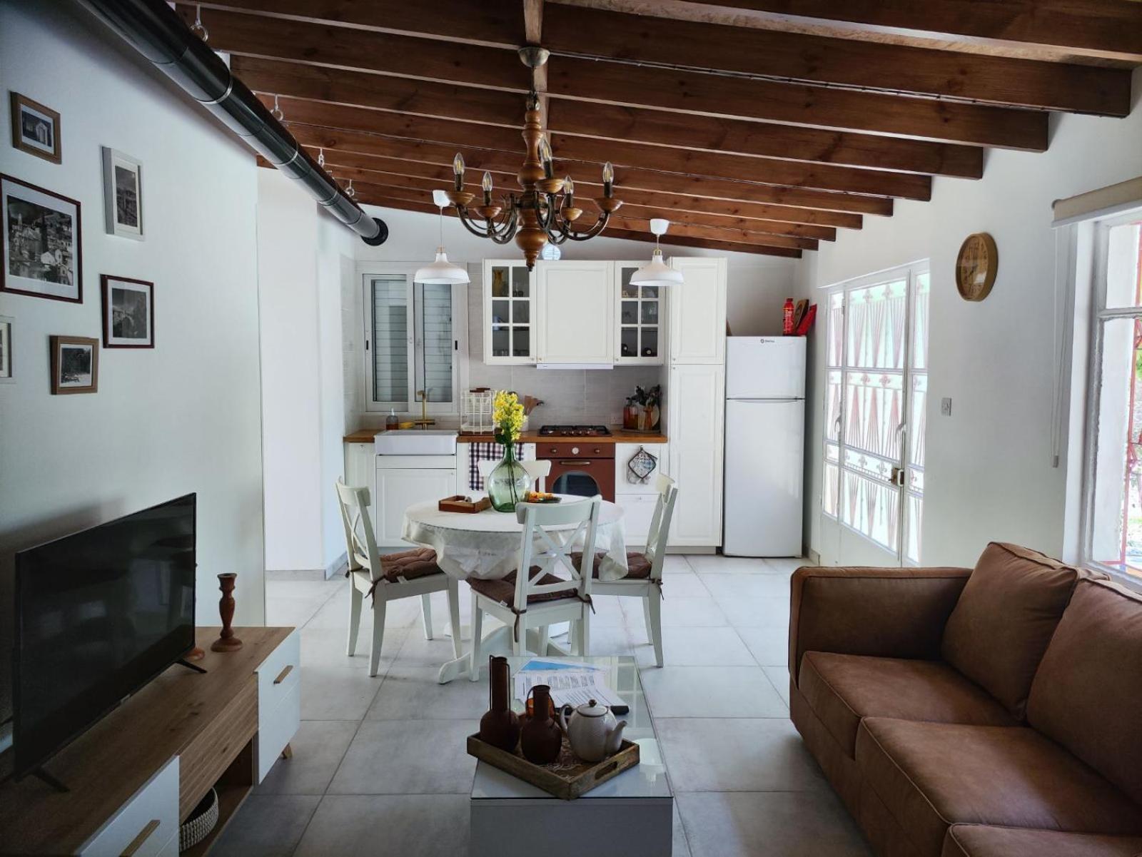 The Oliveorange Grove House!
